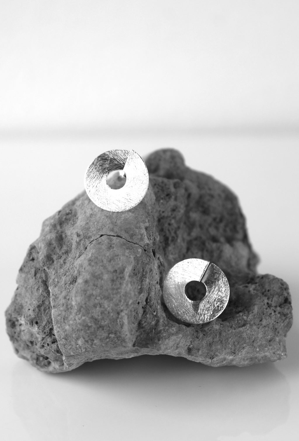 Caracola Abstract Spiral Stud Earrings