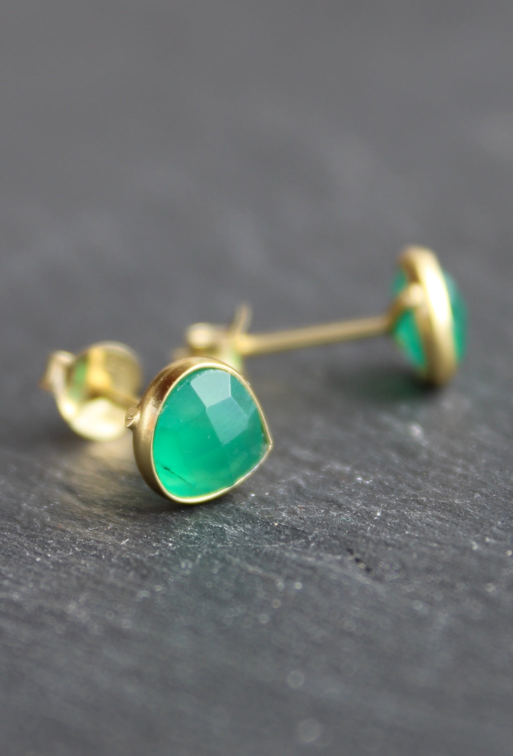 Lydia - Green Onyx & Gold Stud Earring