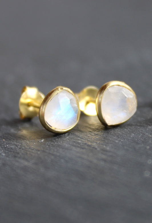 Lydia - Moonstone & Gold Stud Earring