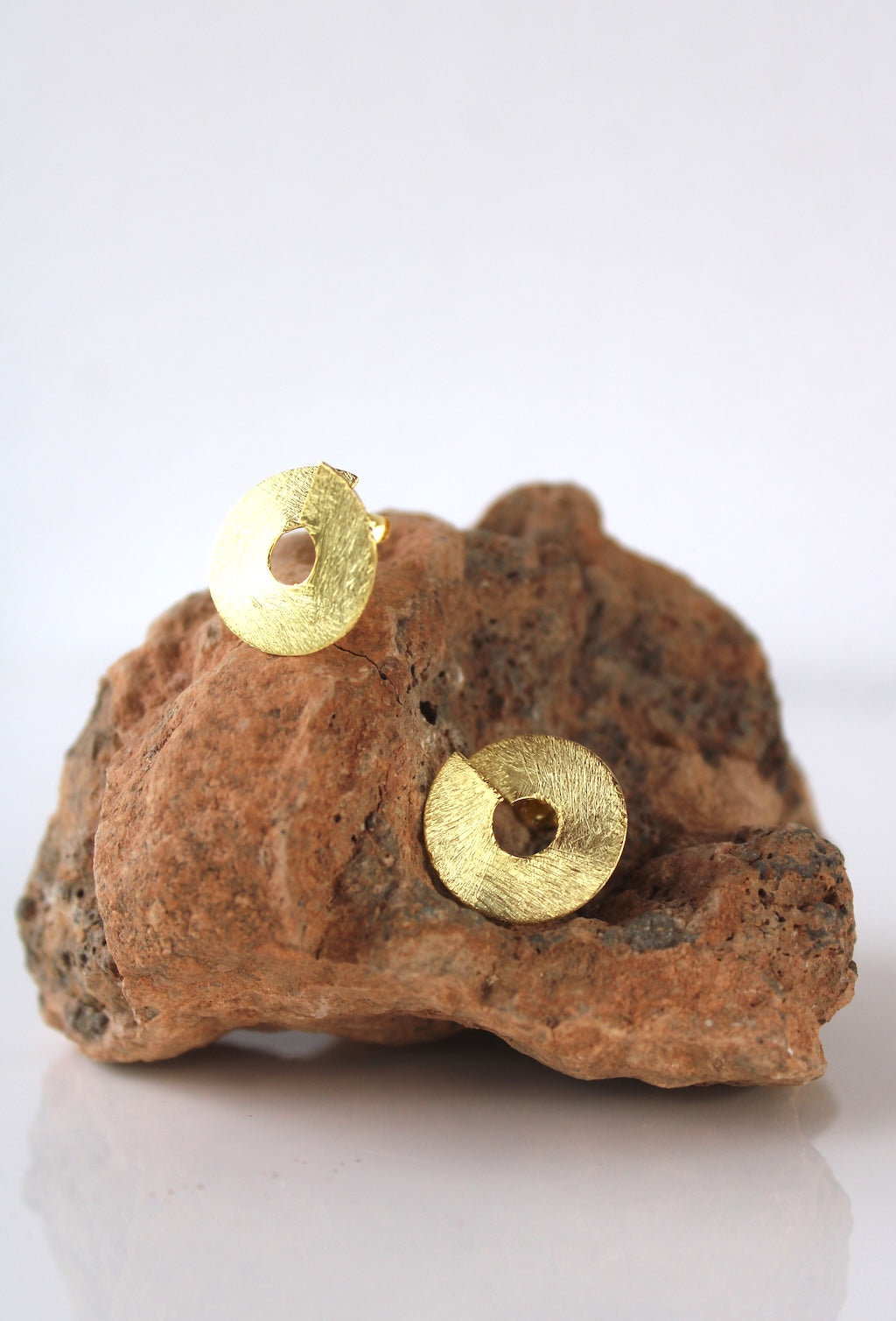 Caracola Abstract Spiral Stud Earrings