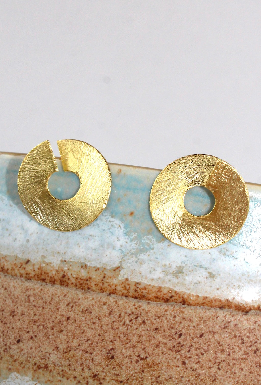 Caracola Abstract Spiral Stud Earrings