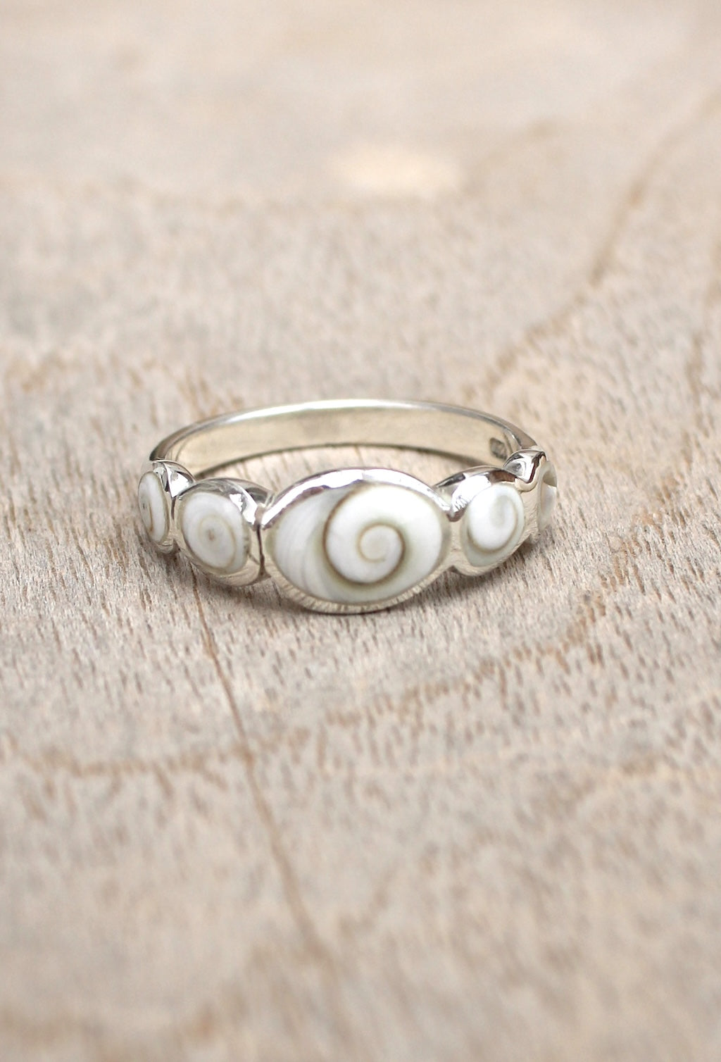 Anillo de Conchas Marinas Ojo de Shiva - Maya