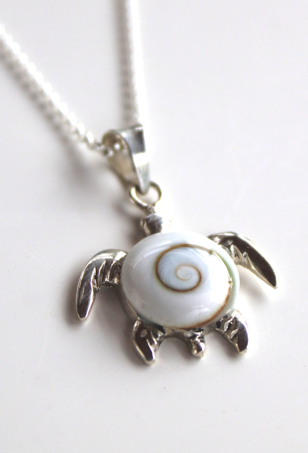Collar de Concha de Tortuga 'Boba' | Colgante