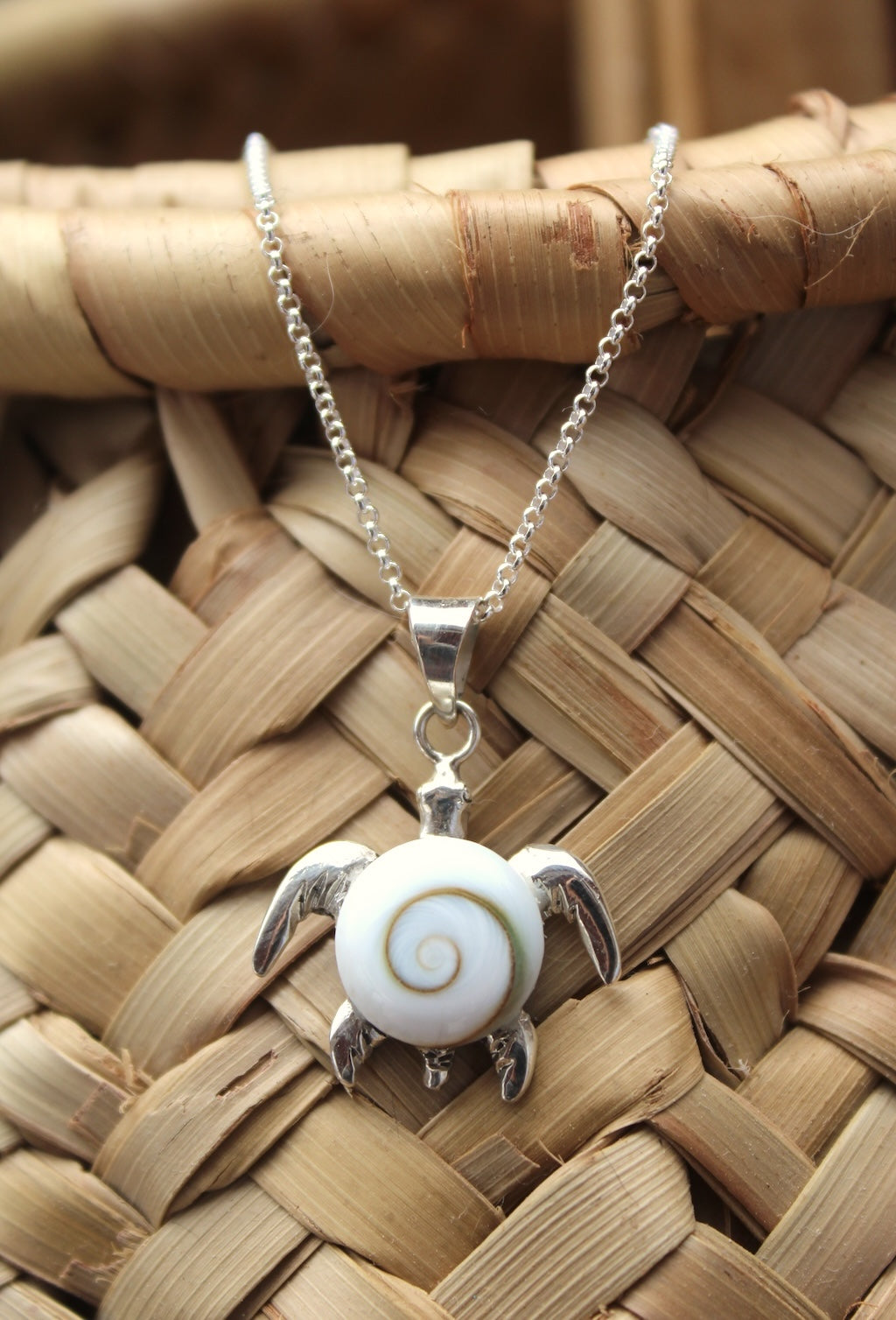 Collar de Concha de Tortuga 'Boba' | Colgante